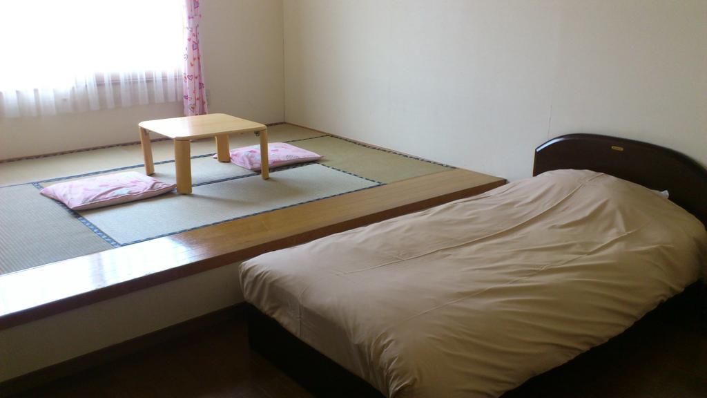 Pension Young House NakaNakafurano Exteriör bild